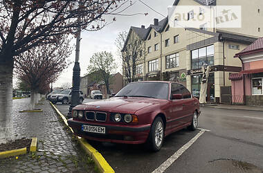 Седан BMW 520 1994 в Тячеве