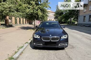 Седан BMW 520 2015 в Киеве