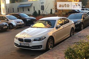 Седан BMW 520 2013 в Києві