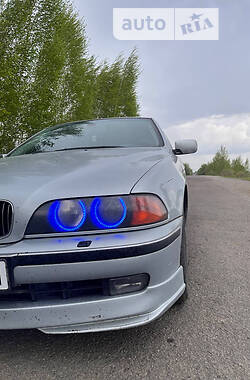 Седан BMW 523 1999 в Владимирце