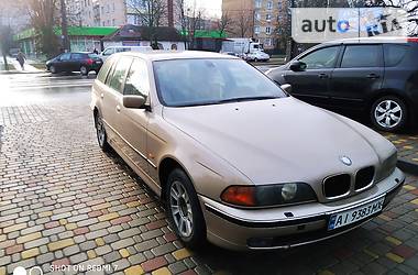 Унiверсал BMW 530 2000 в Києві