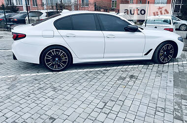 Седан BMW 530 2018 в Львове