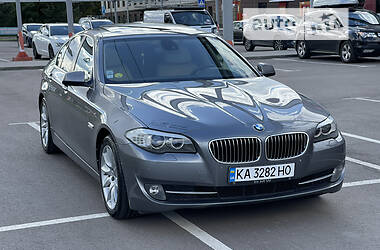 Седан BMW 530 2010 в Києві