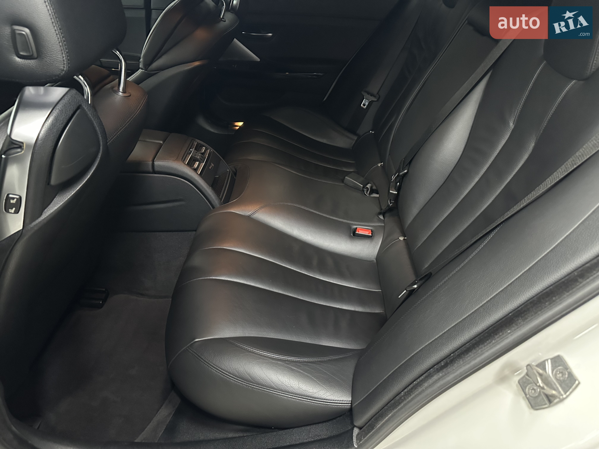 BMW 6 Series Gran Coupe 2012 VIN WBA6A0C52DDZ03826 фото оголошення 29 з 46
