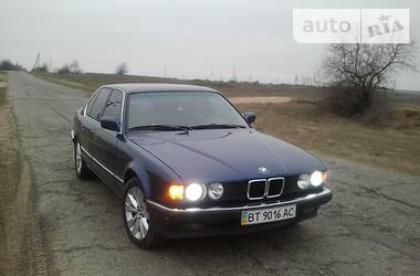 Седан BMW 7 Series 1988 в Новой Каховке