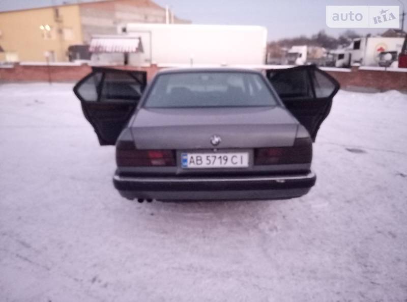 Седан BMW 7 Series 1989 в Виннице