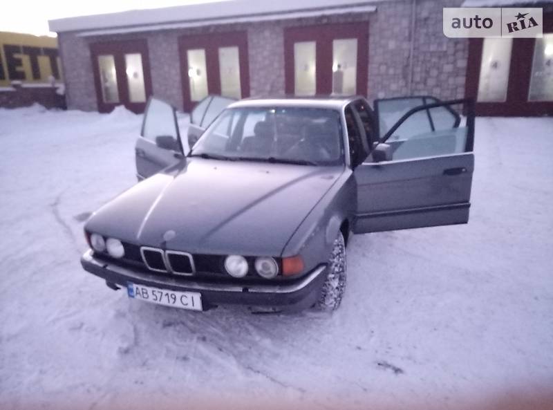 Седан BMW 7 Series 1989 в Виннице