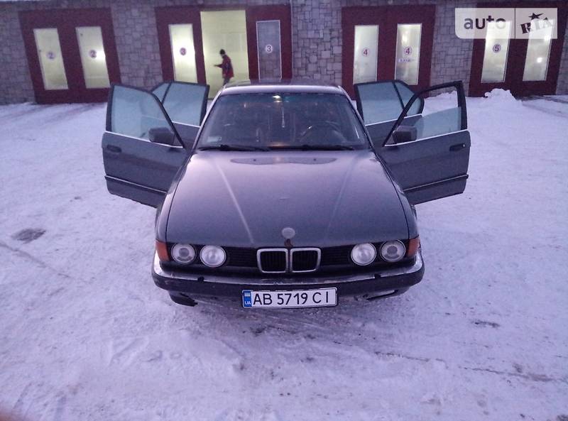 Седан BMW 7 Series 1989 в Виннице