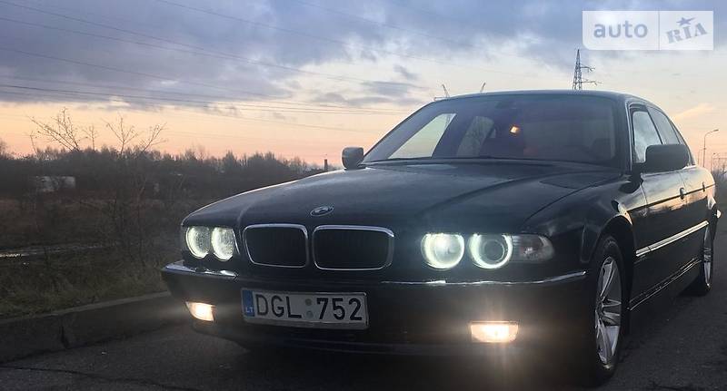 Седан BMW 7 Series 2001 в Львове