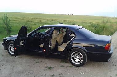 Седан BMW 7 Series 2000 в Тернополе