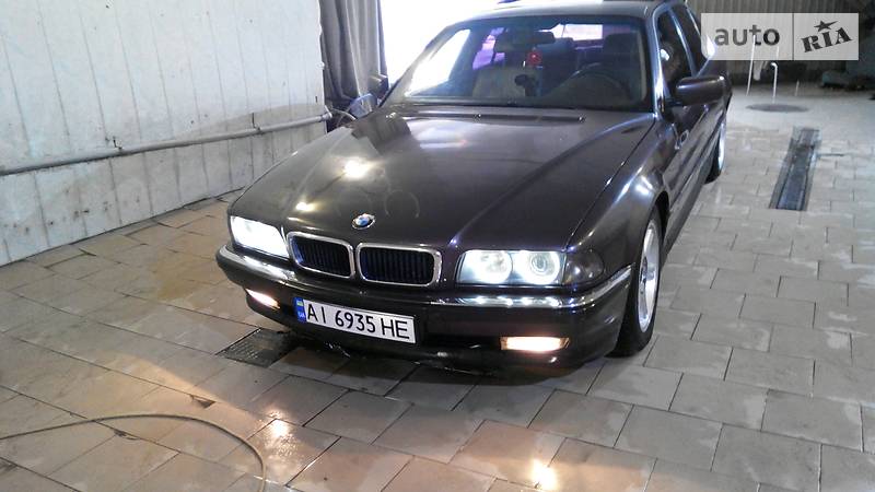 Седан BMW 7 Series 1994 в Киеве