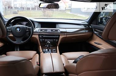 Седан BMW 7 Series 2010 в Черновцах