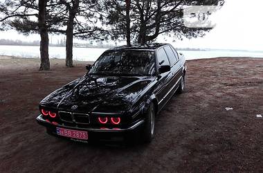 Седан BMW 7 Series 1990 в Новой Каховке