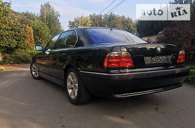 Седан BMW 7 Series 2000 в Виннице