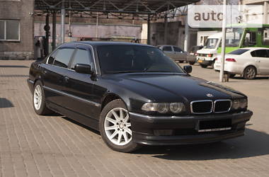 Седан BMW 7 Series 2001 в Каменском