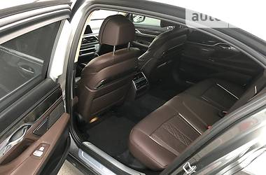 Седан BMW 7 Series 2016 в 