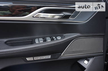 Седан BMW 7 Series 2018 в 