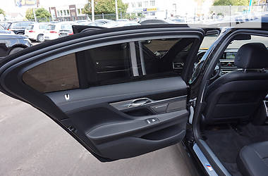 Седан BMW 7 Series 2018 в 
