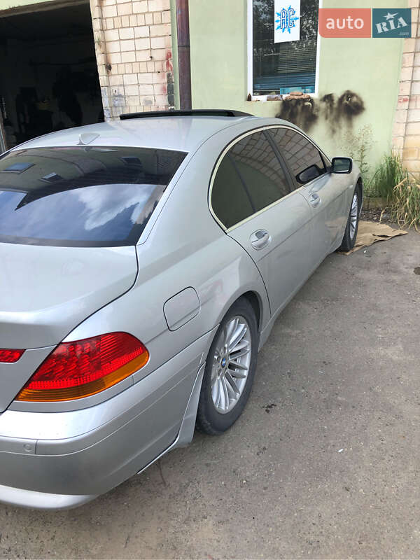 Седан BMW 7 Series 2002 в Львові