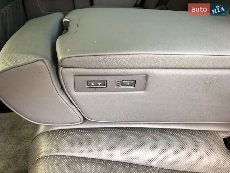 Седан BMW 7 Series 2002 в Львові