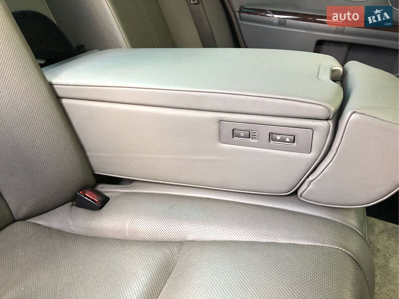 Седан BMW 7 Series 2002 в Львові