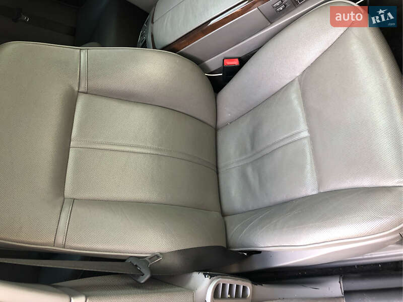 Седан BMW 7 Series 2002 в Львові