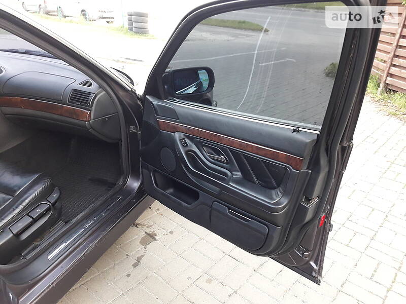 Седан BMW 7 Series 1997 в Львові