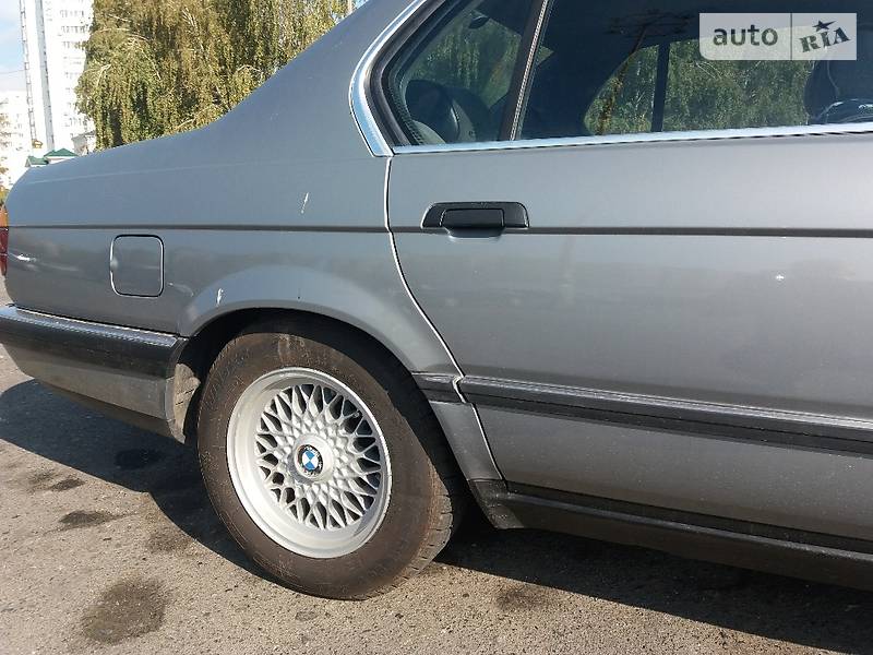 Седан BMW 7 Series 1990 в Одессе