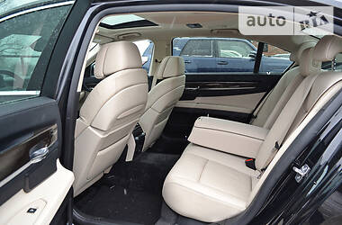 Седан BMW 7 Series 2011 в 