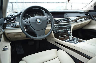 Седан BMW 7 Series 2011 в 
