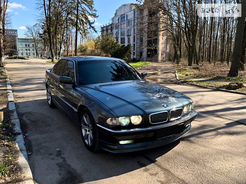 Седан BMW 7 Series 2001 в Чернівцях