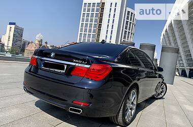 Седан BMW 7 Series 2011 в 