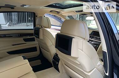 Седан BMW 7 Series 2011 в 