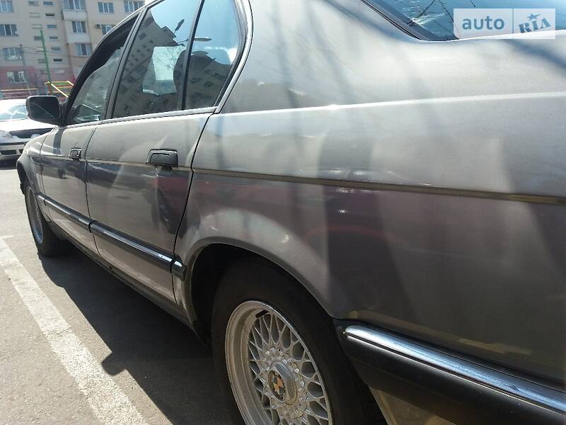 Седан BMW 7 Series 1990 в Одессе