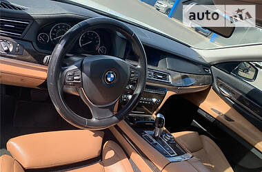 Седан BMW 7 Series 2011 в 