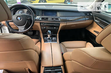 Седан BMW 7 Series 2011 в 