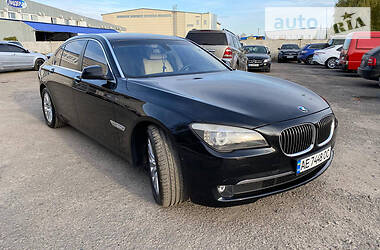 Седан BMW 7 Series 2010 в 