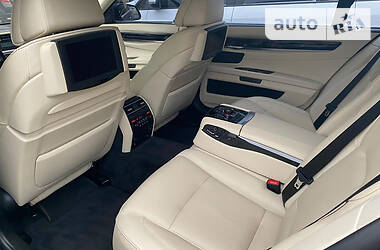 Седан BMW 7 Series 2010 в 