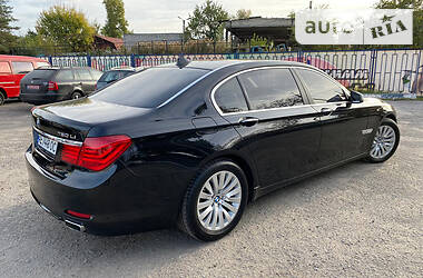 Седан BMW 7 Series 2010 в 