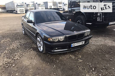 Седан BMW 7 Series 2001 в Іршаві