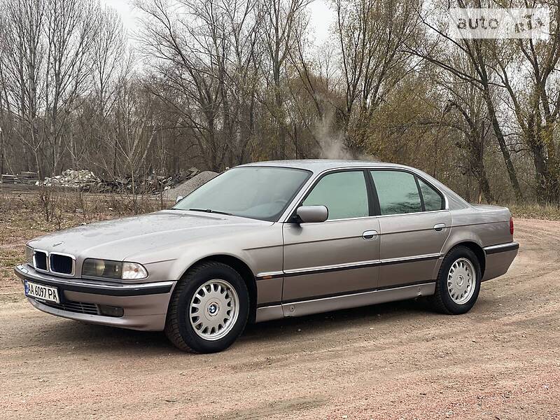 Седан BMW 7 Series 1995 в Киеве