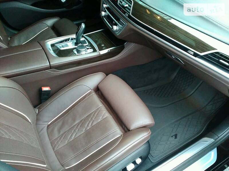 Седан BMW 7 Series 2017 в Києві