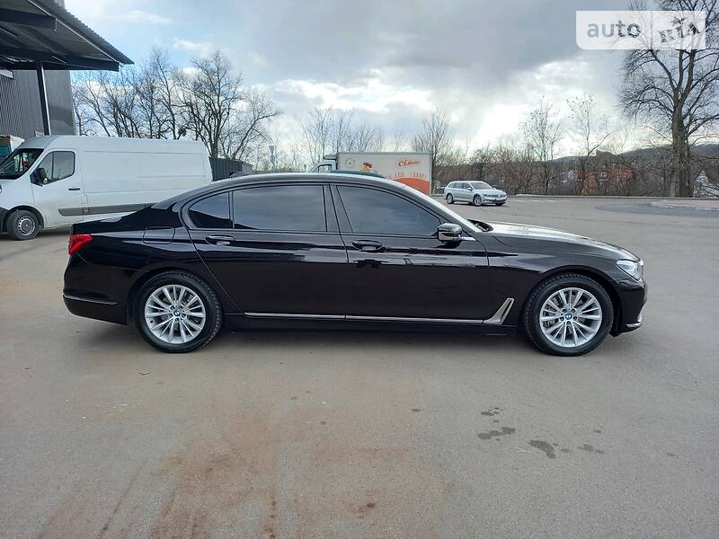 Седан BMW 7 Series 2017 в Києві