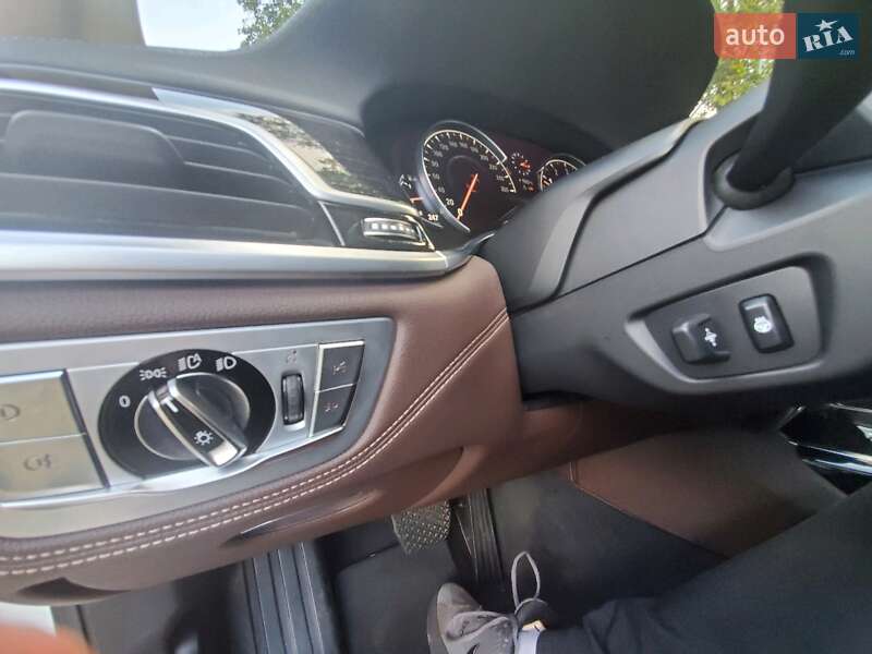 Седан BMW 7 Series 2015 в Києві
