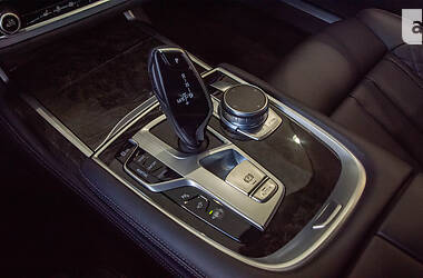 Седан BMW 7 Series 2020 в 