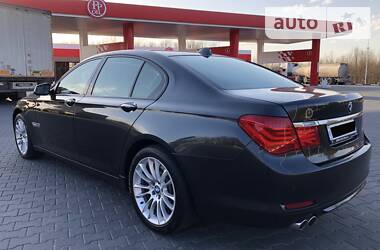 Лімузин BMW 7 Series 2011 в Чернівцях