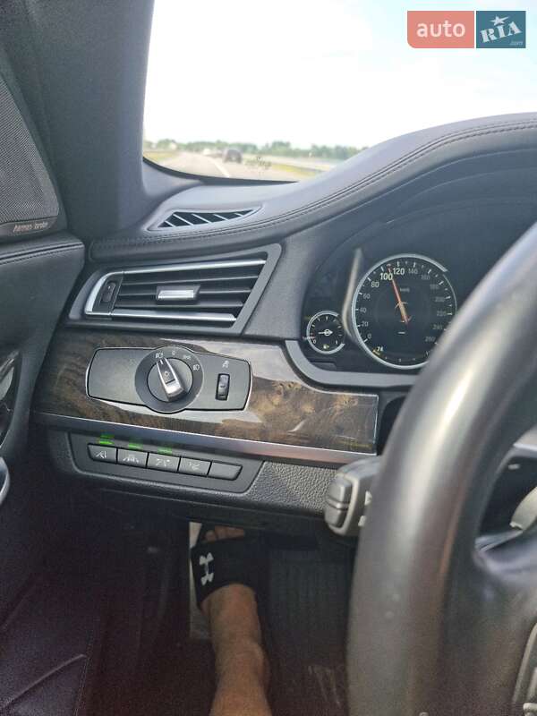 Седан BMW 7 Series 2014 в Черкасах