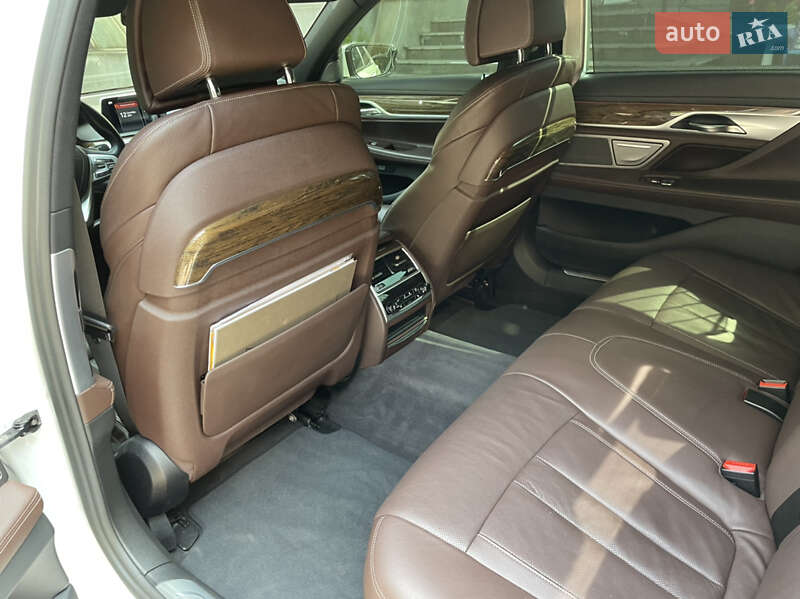Седан BMW 7 Series 2016 в Ужгороде фото 4 Седан BMW 7 Series 2016 в Ужгороде