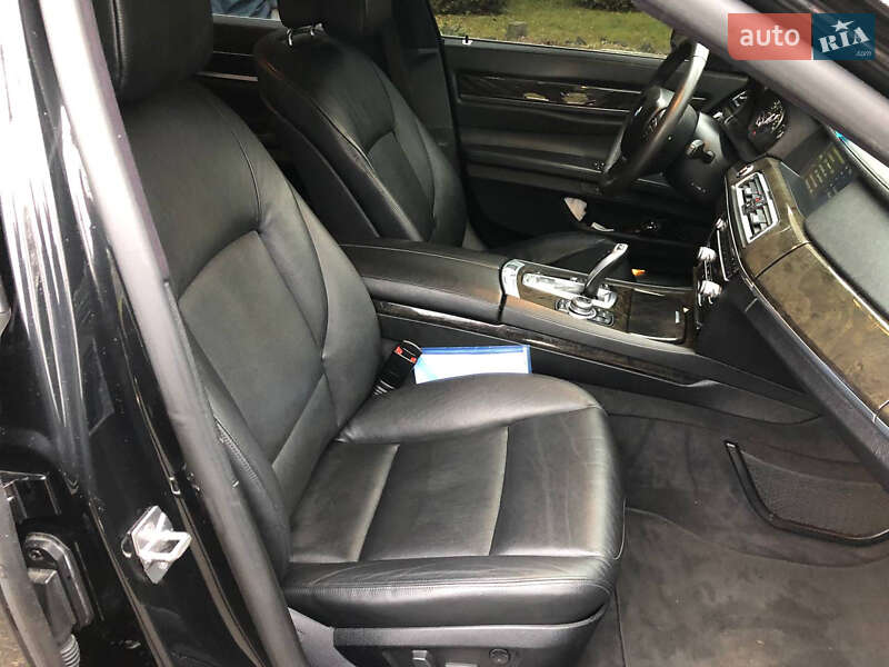 Седан BMW 7 Series 2012 в Черкасах