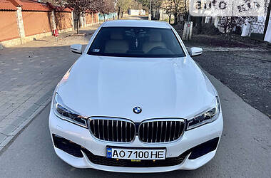 Седан BMW 7 Series 2017 в Берегово